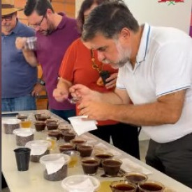 Curso de classificaÃ§Ã£o e prova de cafÃ© Ã© concluÃ­do com sucesso em Osvaldo Cruz
