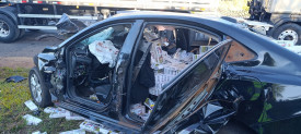 Homem morre apÃ³s bater carro carregado de contrabando em carreta