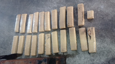 Em Adamantina, droga Ã© encontrada em carro comprado em leilÃ£o, retirado em Bauru