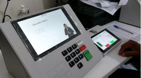 CartÃ³rio Eleitoral de LucÃ©lia realiza atendimento itinerante em SalmourÃ£o, InÃºbia Paulista e Pracinha