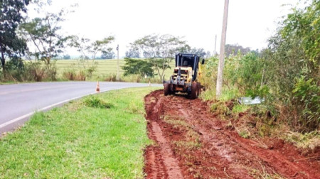 Empresa contratada pela Prefeitura de Adamantina inicia obras da ciclovia na vicinal para LucÃ©lia
