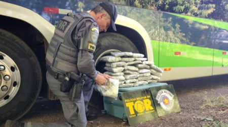 Colombiano Ã© preso pelo TOR com mais de 15 kg de droga em Ã´nibus na SP-294, em Pacaembu