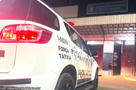 Mulher apresenta atitudes suspeitas ao ver viatura da PM e acaba capturada em TupÃ£