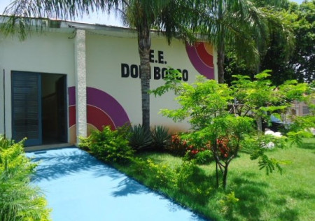E.E. Dom Bosco realiza Bazar da Pechincha 