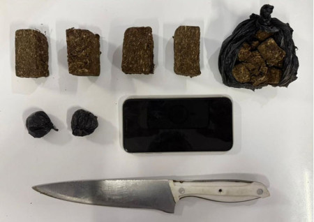 Com porÃ§Ãµes de maconha para venda, rapaz Ã© preso por trÃ¡fico de droga na Vila Tropical, em Presidente EpitÃ¡cio