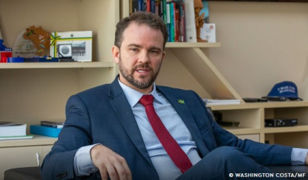 Governo avalia uso do FGTS para quitar dÃ­vidas, diz Durigan