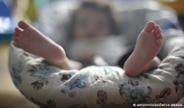 Anvisa suspende três lotes de fórmula infantil