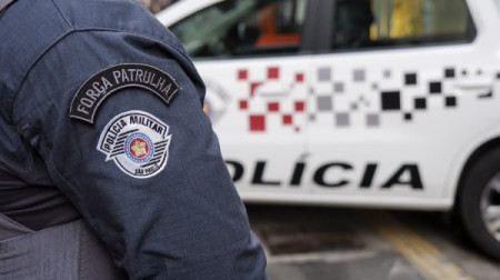 Homem Ã© preso apÃ³s agredir ex-companheira grÃ¡vida, e ameaÃ§as a ela e a policiais militares