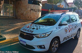 Homem Ã© preso em flagrante suspeito de violÃªncia domÃ©stica em Iacri acusado de agredir companheira e mÃ£e
