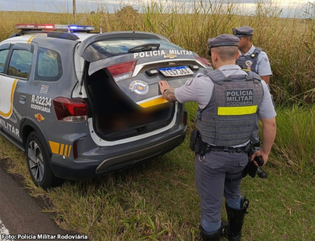 Homem procurado por trÃ¡fico de drogas Ã© preso durante operaÃ§Ã£o na Rodovia JÃºlio Budisk em Irapuru