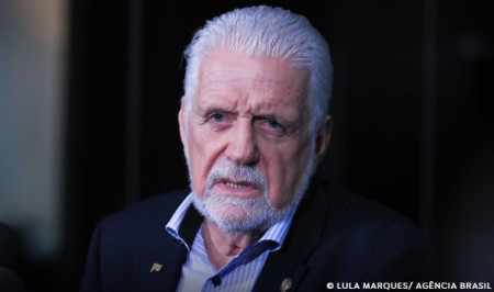 Jaques Wagner anuncia saÃ­da da lideranÃ§a do governo no Senado