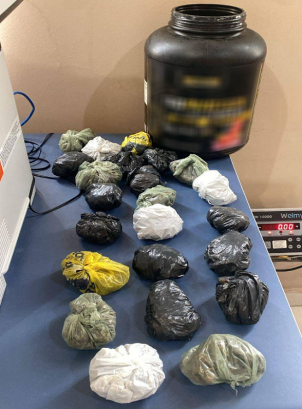 Com porções de maconha na cintura, rapaz acaba preso em flagrante por tráfico de droga na Vila Alegrete, em Martinópolis