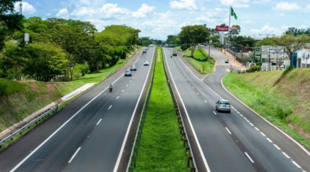 Raposo Tavares: câmera vai flagrar uso do celular ao volante e falta do cinto de segurança na região