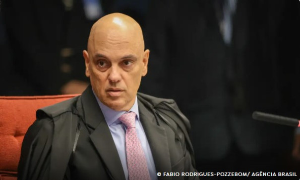 Moraes expede mandado de soltura que autoriza domiciliar a Bolsonaro