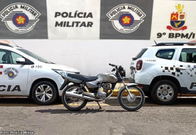 Surpreendido com motocicleta furtada, indivÃ­duo alega ter comprado veÃ­culo pela rede social por R$ 1.200,00