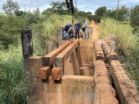 Ponte do Bairro Negrinha Ã© liberada e evita desvio de atÃ© 30km por Sagres