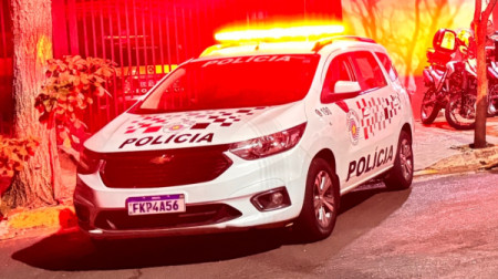 Homem morre apÃ³s ser esfaqueado pela companheira em Pracinha