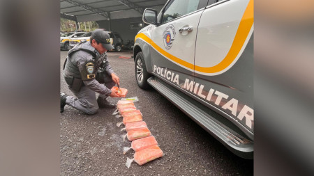 Homem Ã© preso ao transportar  11kg de pasta base de cocaÃ­na, avaliados em mais de R$ 550 mil