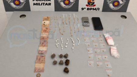 Homem Ã© preso por trÃ¡fico de drogas e adolescente Ã© apreendido durante aÃ§Ã£o da PolÃ­cia Militar em QuatÃ¡