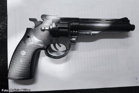 Em 25 minutos PolÃ­cia Militar captura ladrÃ£o apÃ³s roubo a drogaria no centro de TupÃ£