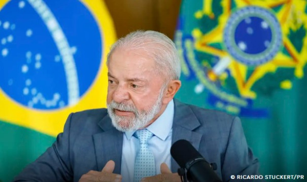 Lula envia ao Congresso projeto de lei pelo fim da escala 6x1