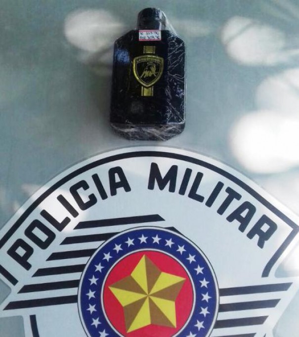 Indivduos furtam perfume de loja e acabam presos pela PM