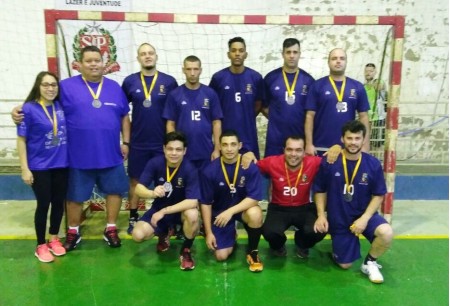 Em uma quinta-feira produtiva, handebol de Osvaldo Cruz fica em segundo lugar, vôlei e futsal se classificam para as semifinais