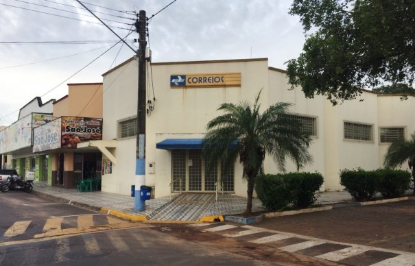 Ladres tentam furar parede da agncia dos Correios de Osvaldo Cruz