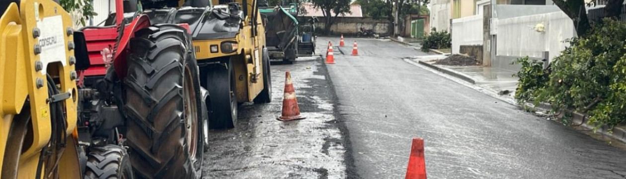 Programa de recapeamento asfÃ¡ltico comeÃ§a pelo bairro Orlando Bergamaschi em Osvaldo Cruz