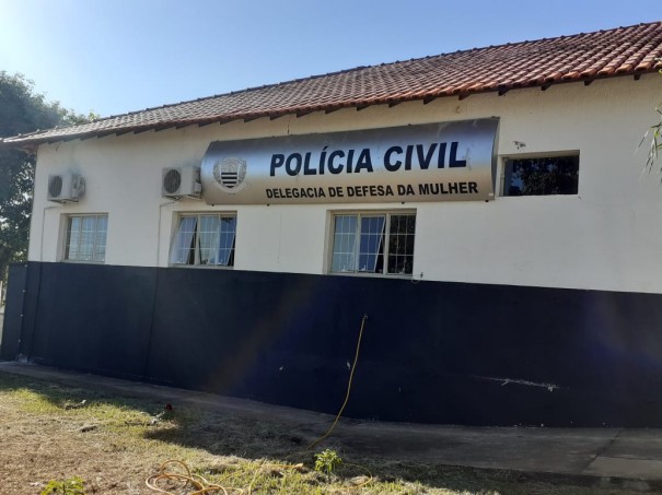 Homem � preso depois de desferir golpe de faca em sua companheira, em Osvaldo Cruz