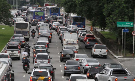 Contra privatizaÃ§Ã£o, SÃ£o Paulo tem 9 linhas de metrÃ´ e trem em greve