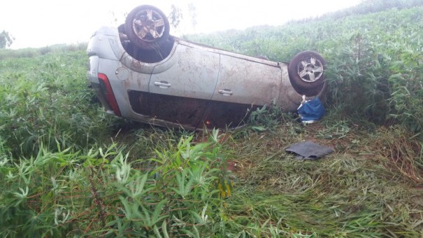 Casal de idosos de Adamantina fica ferido em acidente na SP-294 na tarde desta ter�a-feira