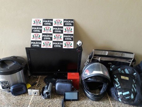 Garoto comete furto em casa e leva vrios aparelhos eletrnicos