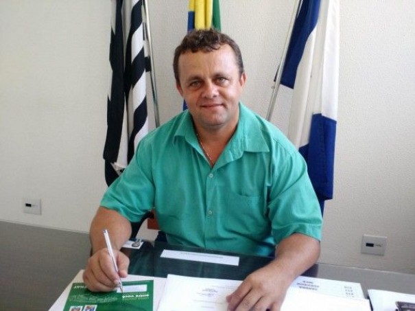 Prefeito de Alfredo Marcondes morre v�tima de capotamento na Rodovia J�lio Budisk