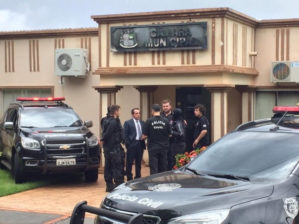 Operao da Polcia Civil investiga eventuais desvios de dinheiro nas contas da Cmara de Sandovalina
