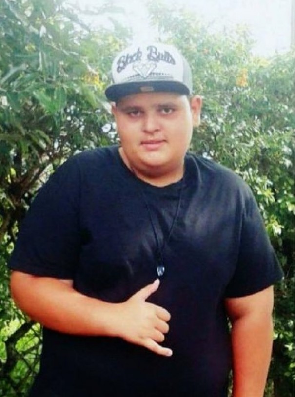Morre jovem de 14 anos aps convulsionar dentro de uma piscina