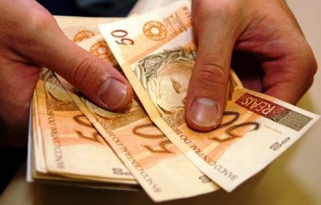 Salário mínimo, tarifa branca, nova idade para sacar PIS/Pasep: veja o que muda em 2018 e pode afetar seu bolso