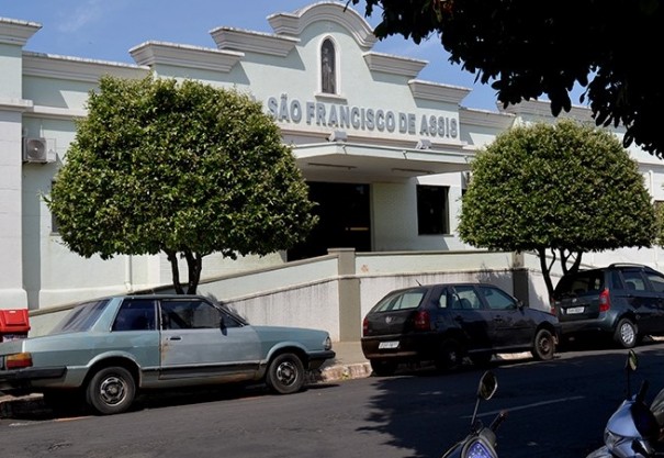 Hospital So Francisco demite 220 funcionrios