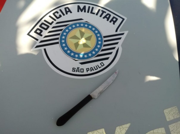 Homem  preso em flagrante aps ameaar mulher com uma faca em OC 