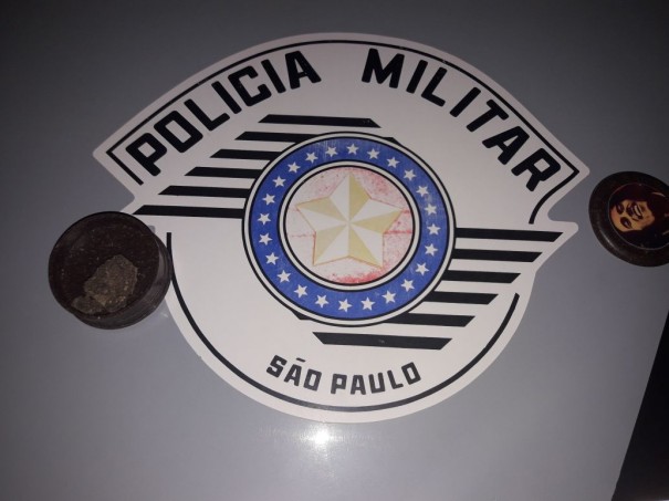 Polcia Militar detm usurio por porte de entorpecente em vicinal de Luclia