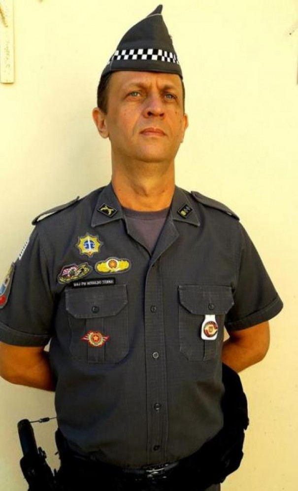 Comandante do Batalho da PM, Major Terra, faz alerta aos comerciantes da regio