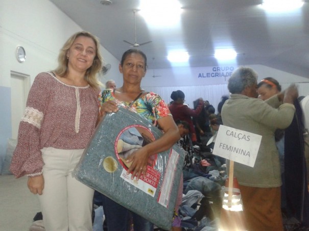 Donativos da Campanha do Agasalho so entregues na manh desta quarta-feira (13)