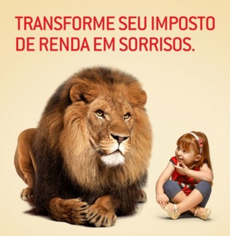 Entidades recebem os cheques da Campanha do Imposto de Renda