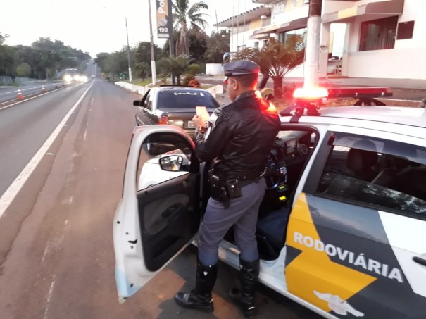 Polcia Rodoviria de Adamantina detm condutor portando CNH falsa