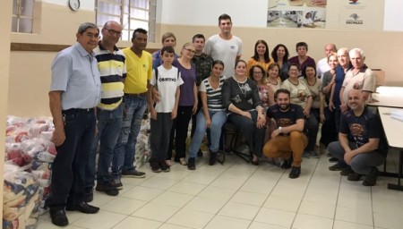 Entidades recebem alimentos arrecadados no ARF 2018