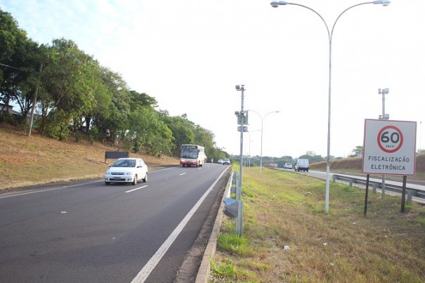 Autua��es por excesso de velocidade na SP-294 caem 41,83%