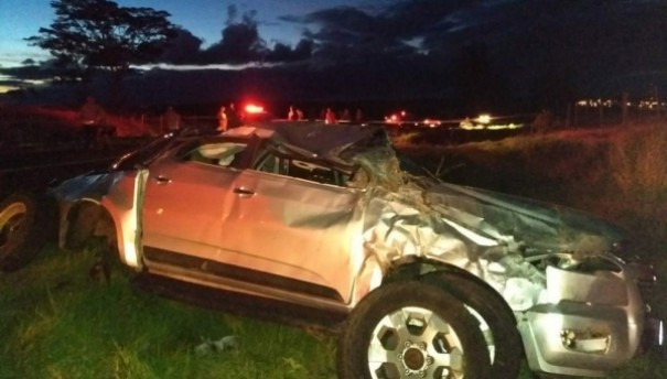 Capotamento mata tr�s idosos da mesma fam�lia em rodovia vicinal