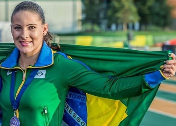 Convocada para Sul-Americano, Eloah vive dilema e busca por parcerias