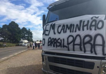Associação Brasileira dos Caminhoneiros convoca paralisação nacional para esta segunda-feira (21)