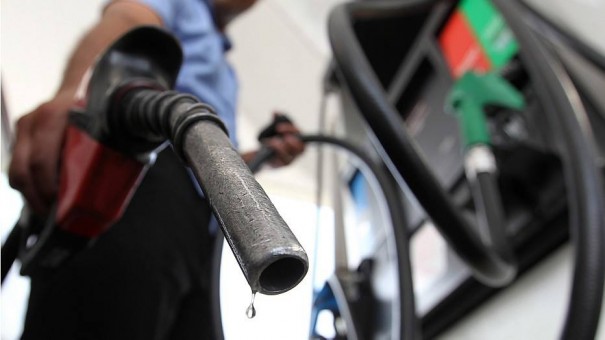 Petrobrs aumenta preo da gasolina em 0,74% nas refinarias